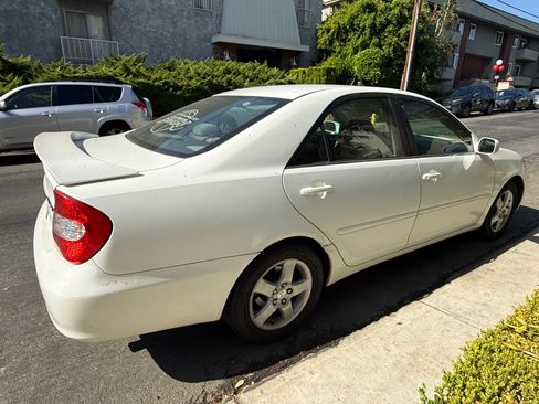 Used 2004 Toyota Camry SE FWD image 5