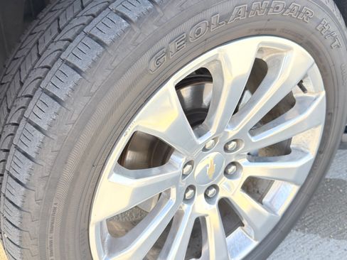 Used 2021 Chevrolet Suburban Premier image 10