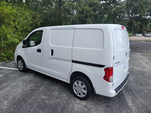 Used 2017 Nissan NV200 SV image 8