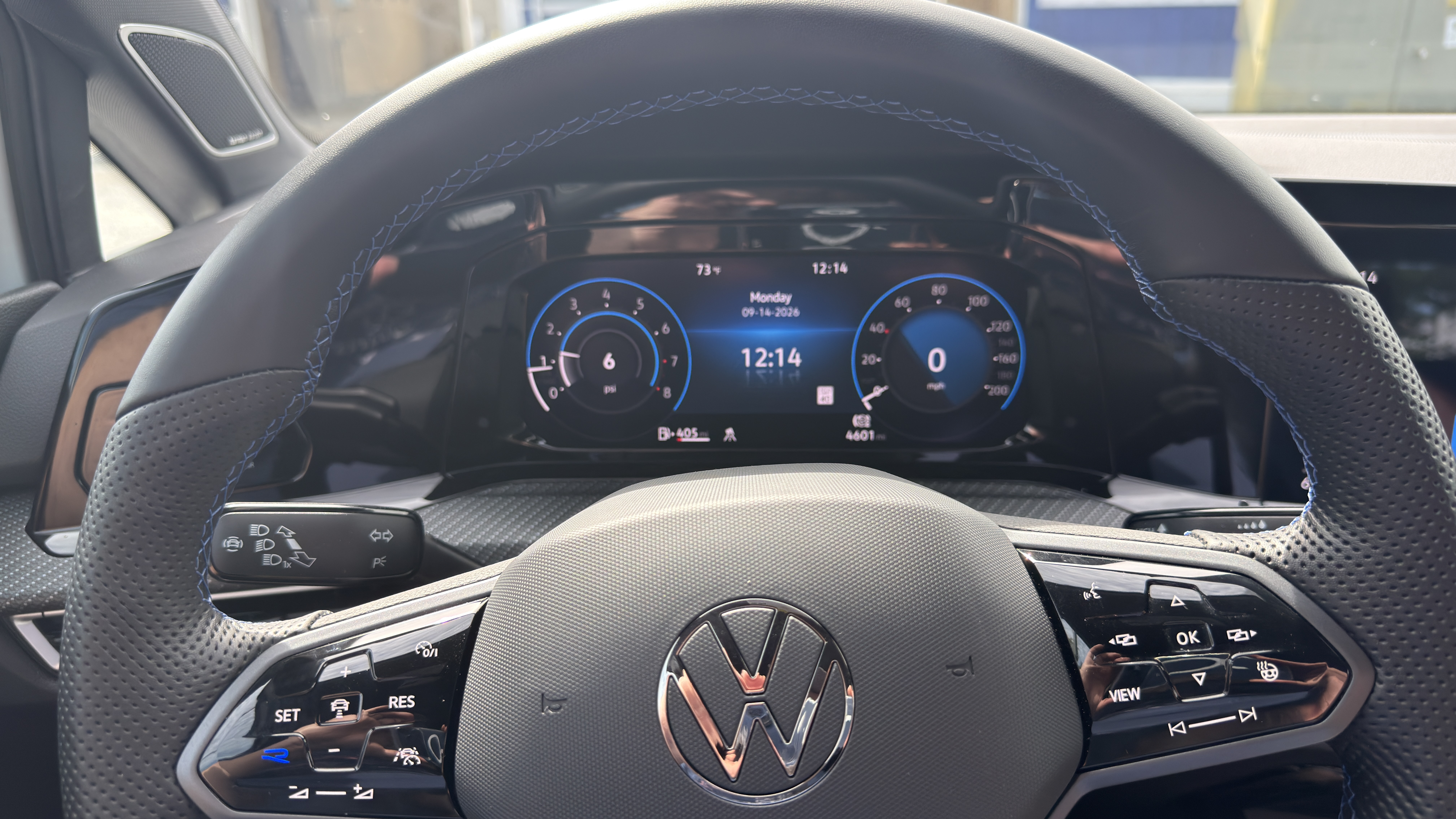 Used 2024 Volkswagen Golf R AWD/4WD image 5