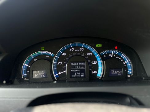 Used 2012 Toyota Camry LE image 17