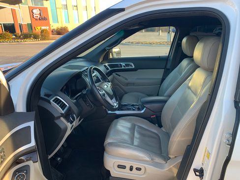 Used 2013 Ford Explorer Limited image 6