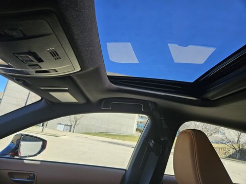 Used 2025 Lexus IS 350 F Sport image 11