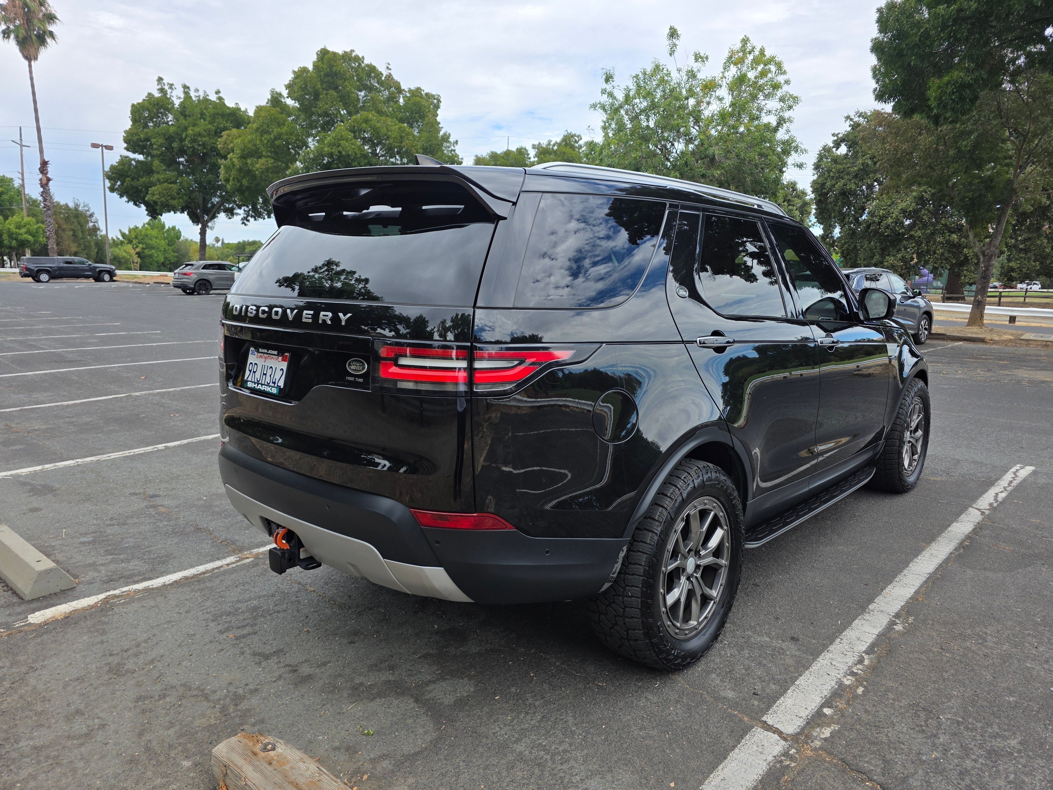 Used 2018 Land Rover Discovery HSE Luxury AWD/4WD image 6