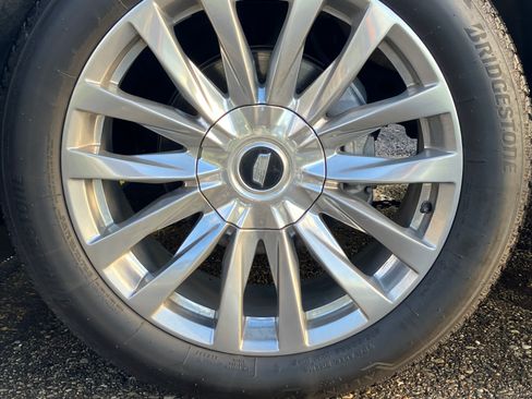 Used 2022 Cadillac Escalade Luxury w/ LPO, Floor Liner Package image 12