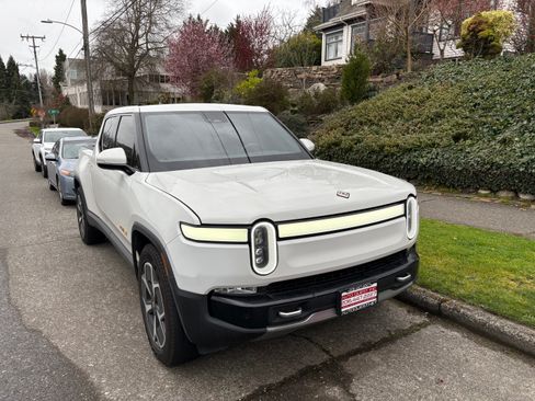 Used 2023 Rivian R1T Adventure image 1