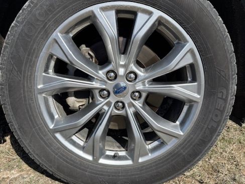 Used 2021 Ford Explorer Limited w/ Equipment Group 301A image 24