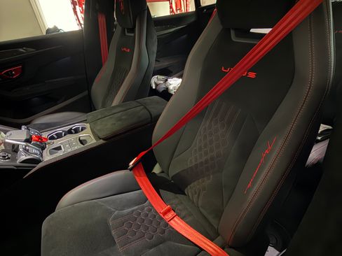 Used 2023 Lamborghini Urus Performante image 17