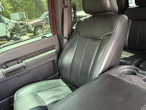 Used 2011 Ford F250 Lariat w/ Lariat Interior Pkg AWD/4WD image 9
