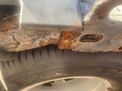 Used 2012 Toyota Highlander SE w/ Tow Pkg image 14