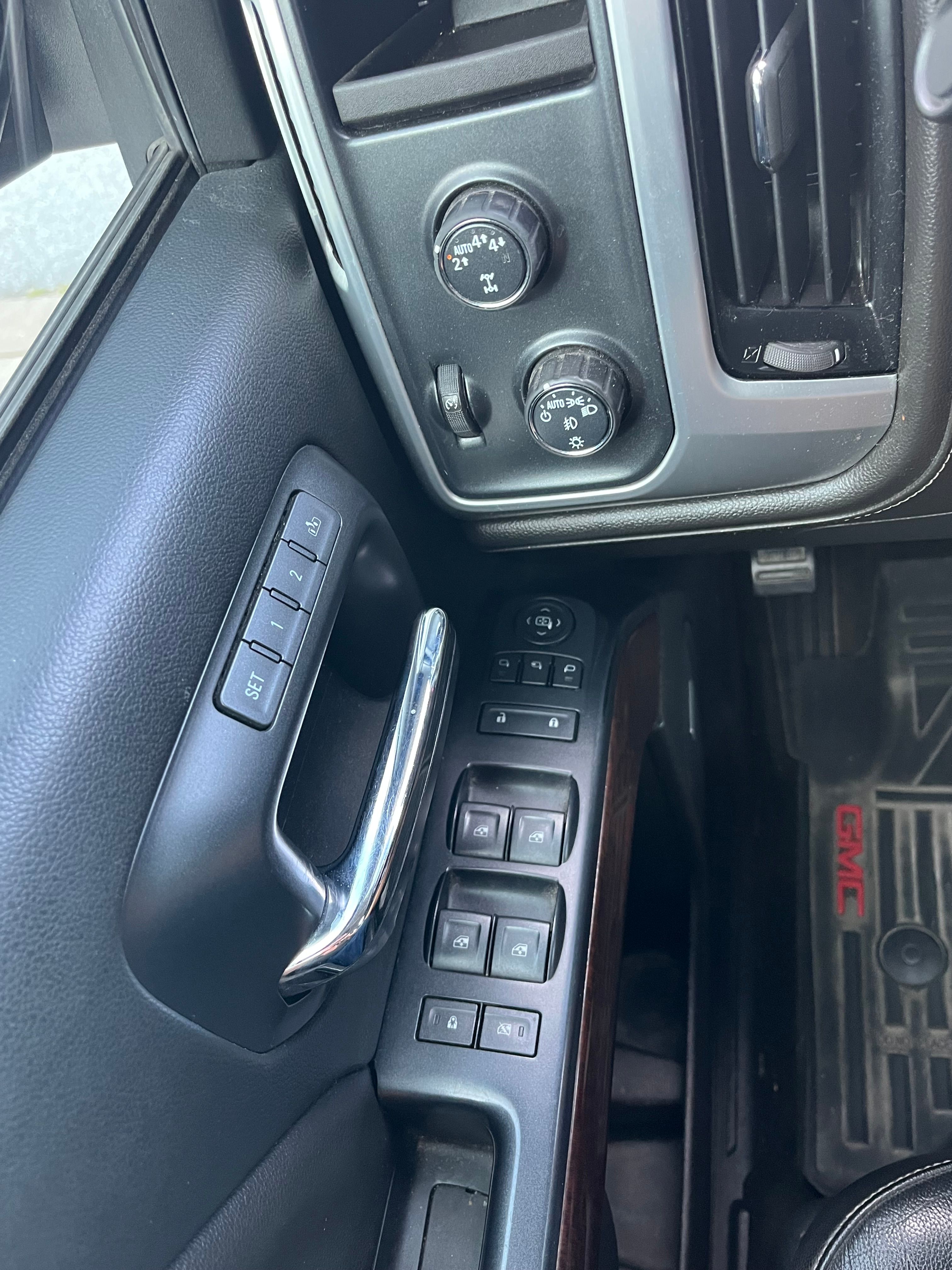 Used 2018 GMC Sierra 1500 SLT w/ Texas SLT Premium Package AWD/4WD image 14