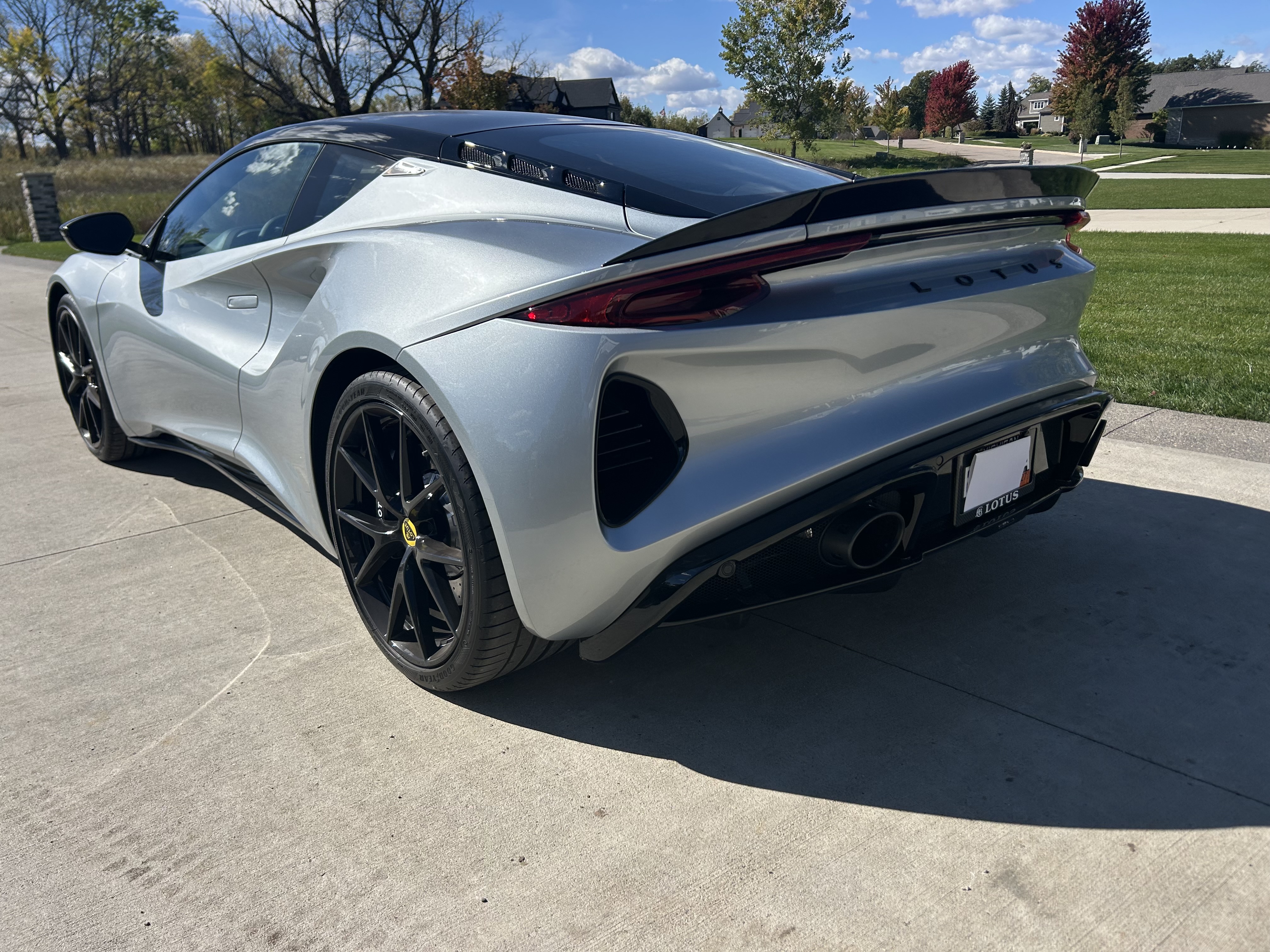 Used 2026 Lotus Emira SE RWD image 9