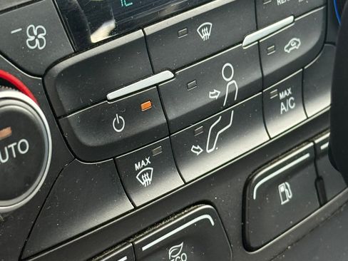 Used 2018 Ford C-MAX SE FWD image 13