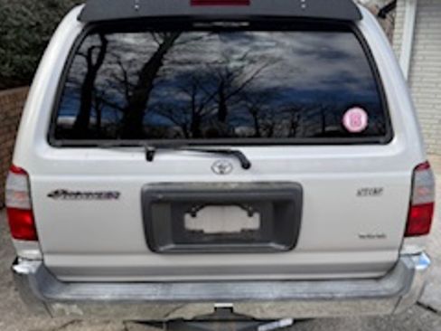 Used 2000 Toyota 4Runner SR5 image 17