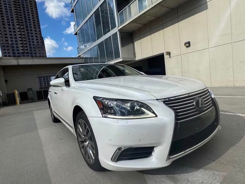 Used 2015 Lexus LS 460 w/ Ultra Luxury Package RWD image 4