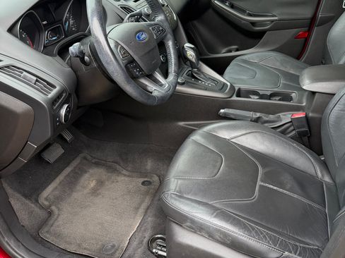 Used 2015 Ford Focus SE w/ Equipment Group 201A image 12