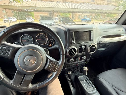 Used 2016 Jeep Wrangler Unlimited Sport AWD/4WD image 14