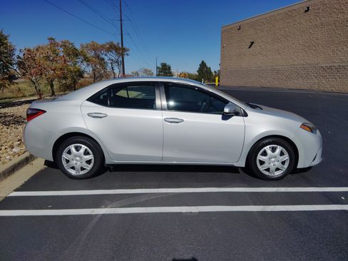 Used 2015 Toyota Corolla LE image 13
