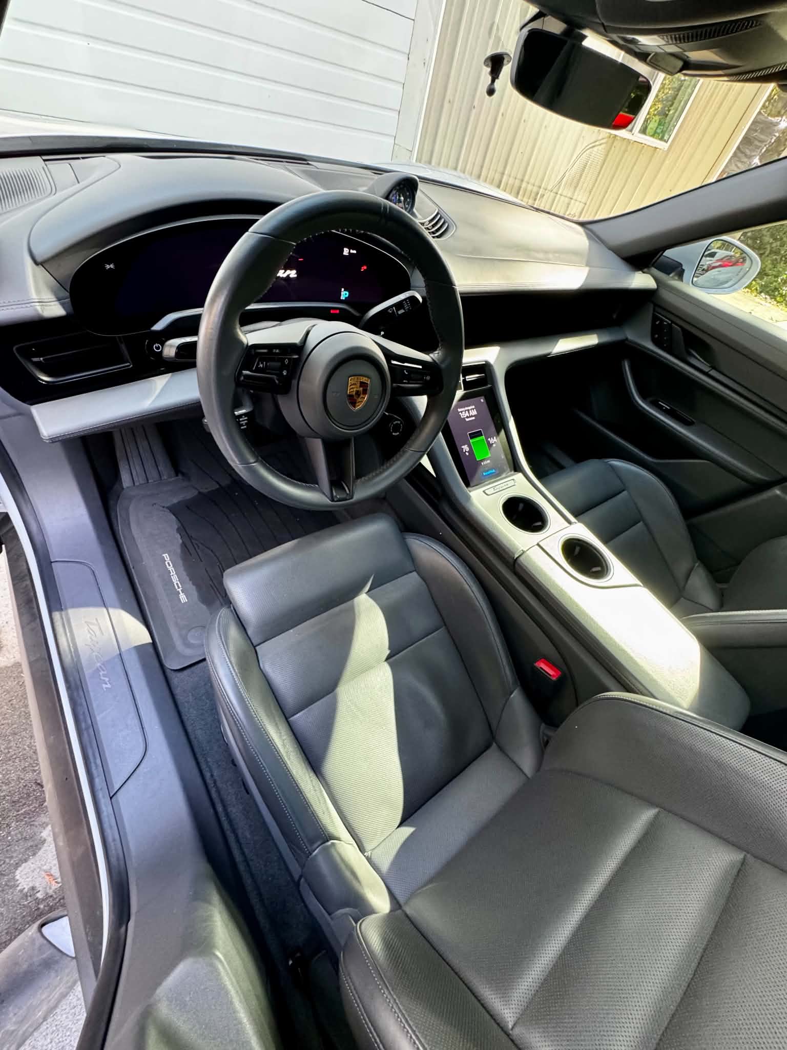 Used 2022 Porsche Taycan RWD image 13