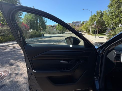 Used 2025 MAZDA CX-50 AWD 2.5 Hybrid w/ Premium Pkg image 6