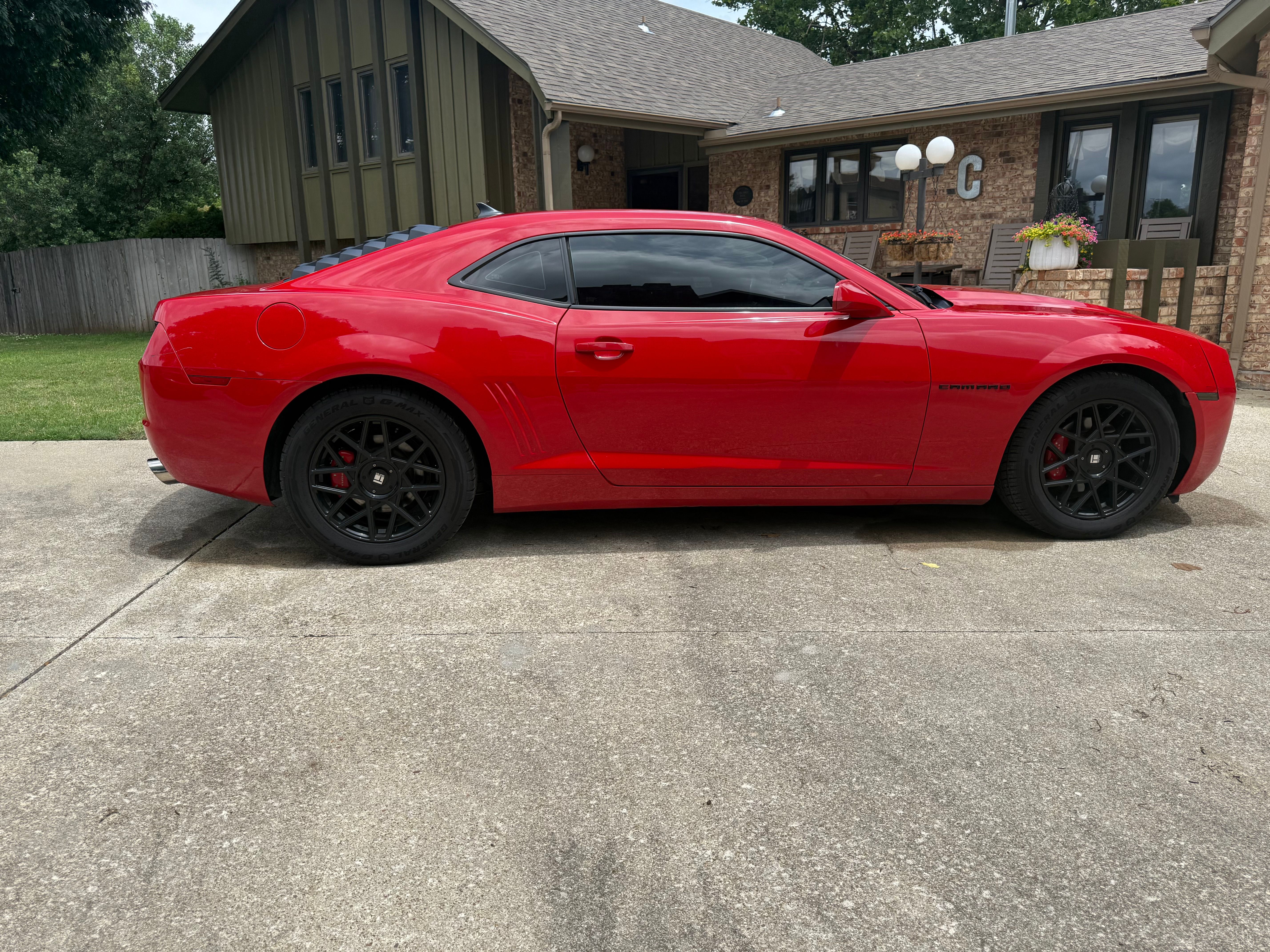 Used 2011 Chevrolet Camaro LT RWD image 9