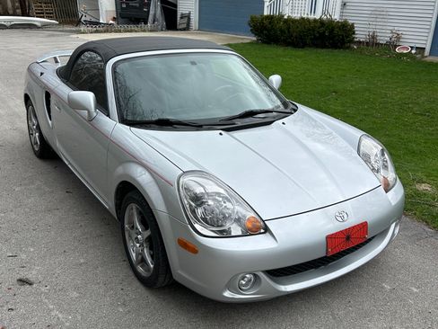 Used 2003 Toyota MR2 image 5