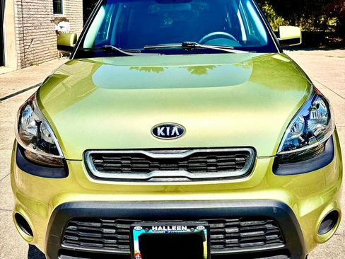 Used 2012 Kia Soul FWD image 2