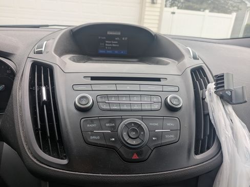 Used 2017 Ford Escape SE AWD/4WD image 6