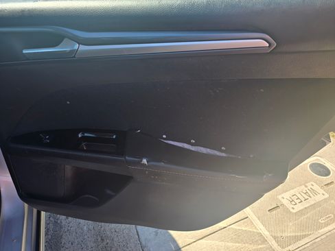 Used 2016 Ford Fusion SE image 10