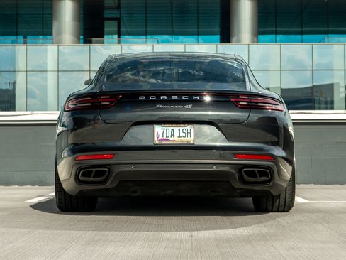 Used 2018 Porsche Panamera 4 image 16