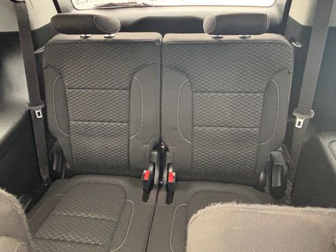 Used 2018 GMC Acadia SLE image 13