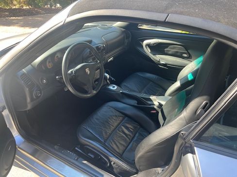 Used 2003 Porsche 911 Carrera image 8