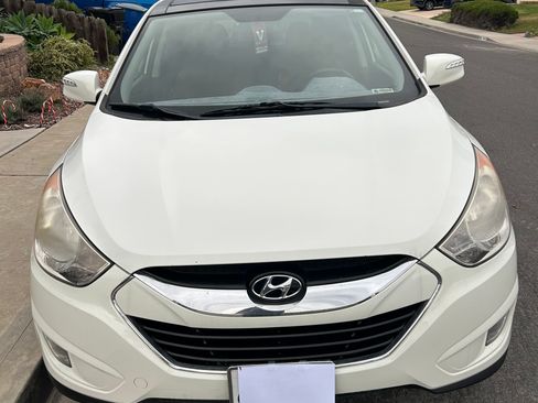 Used 2011 Hyundai Tucson Limited w/ Premium Pkg 3 image 1