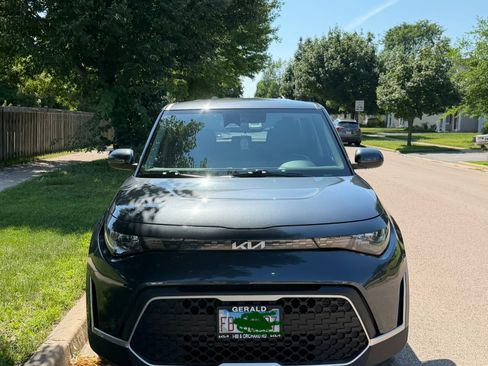 Used 2024 Kia Soul LX w/ Option Group 015 FWD image 2