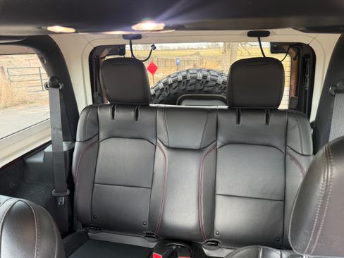 Used 2021 Jeep Wrangler Rubicon image 11