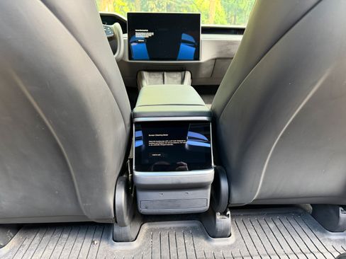 Used 2022 Tesla Model X Plaid image 22