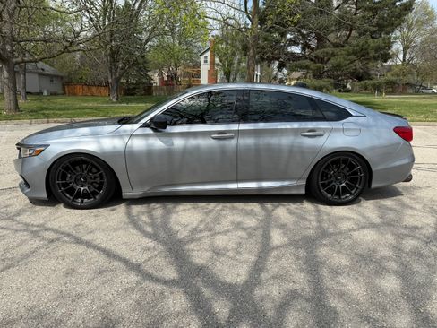 Used 2021 Honda Accord Sport image 2