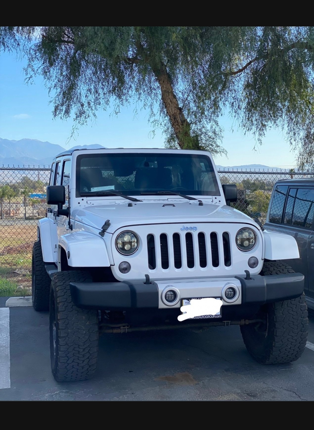 Used 2013 Jeep Wrangler Unlimited Sahara w/ Connectivity Group AWD/4WD image 2