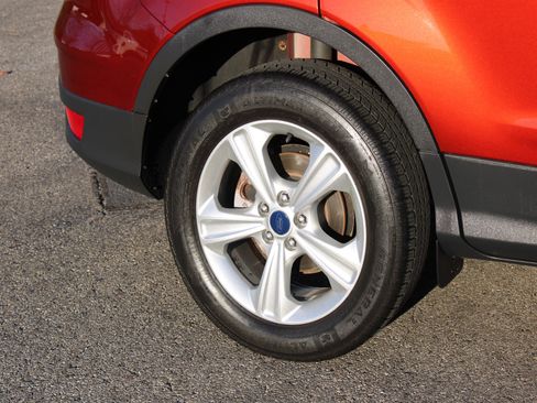 Used 2014 Ford Escape SE image 9