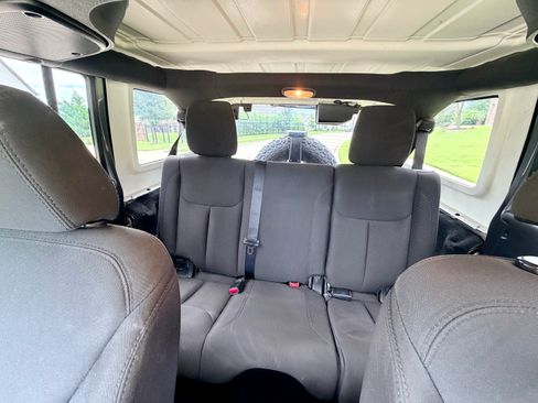 Used 2016 Jeep Wrangler Unlimited Sport AWD/4WD image 9
