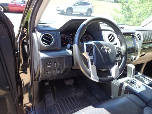 Used 2020 Toyota Tundra Platinum AWD/4WD image 25