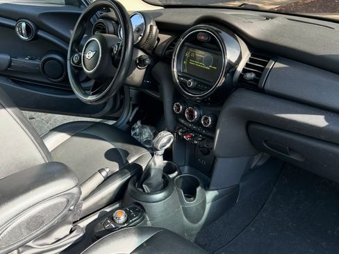 Used 2017 MINI Cooper 2-Door Hardtop FWD image 2