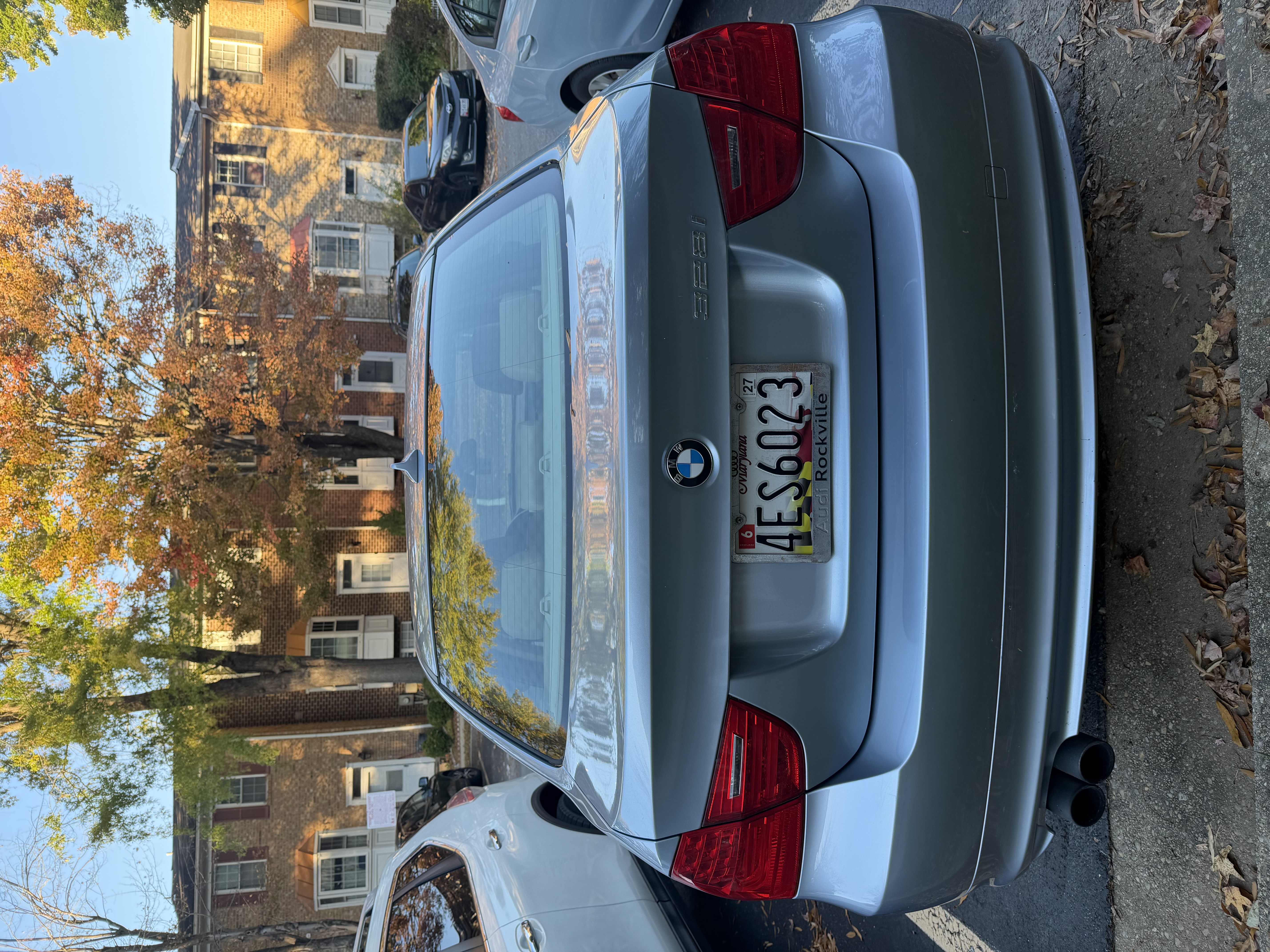Used 2011 BMW 328i xDrive Sedan AWD/4WD image 12