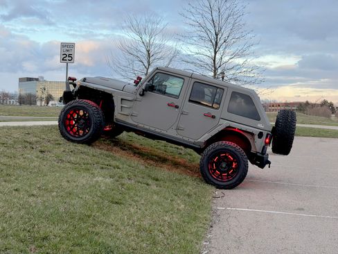 Used 2017 Jeep Wrangler Unlimited Sport w/ Quick Order Package 24S image 21