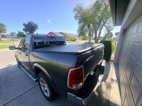 Used 2018 RAM 1500 Laramie w/ Cold Weather Group AWD/4WD image 5