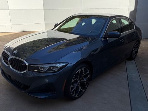 Used 2025 BMW 330i Sedan w/ Premium Package image 4