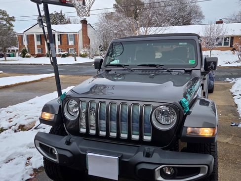 Used 2021 Jeep Wrangler Unlimited Sahara w/ Safety Group image 6