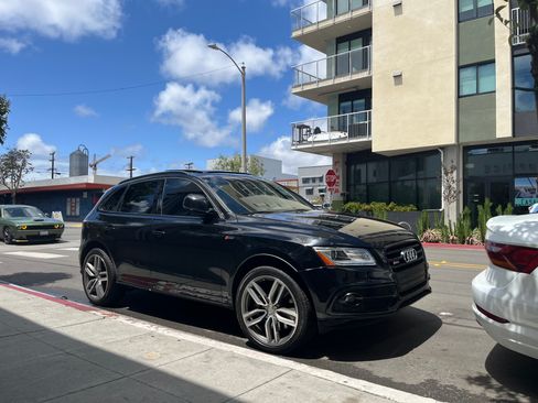 Used 2016 Audi SQ5 Premium Plus w/ Technology Package AWD/4WD image 1