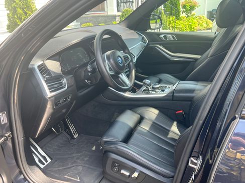 Used 2022 BMW X5 xDrive45e w/ M Sport Package AWD/4WD image 9