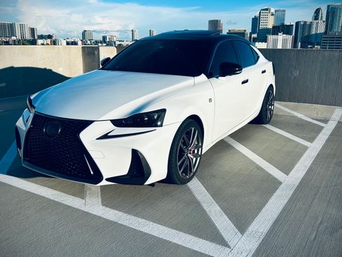 Used 2018 Lexus IS 300 F Sport w/ F Sport Package RWD image 4